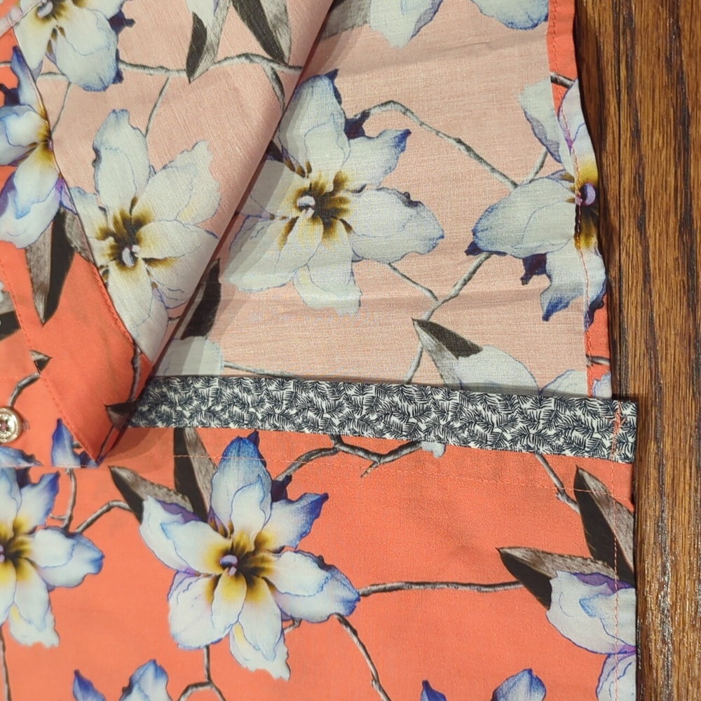 Mint Condition Ted Baker Button Up - image 6